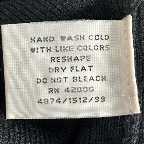 Jaclyn Smith Vintage Silk Angora Beaded Sweater in Black - Size Medium - Picture 5 of 5